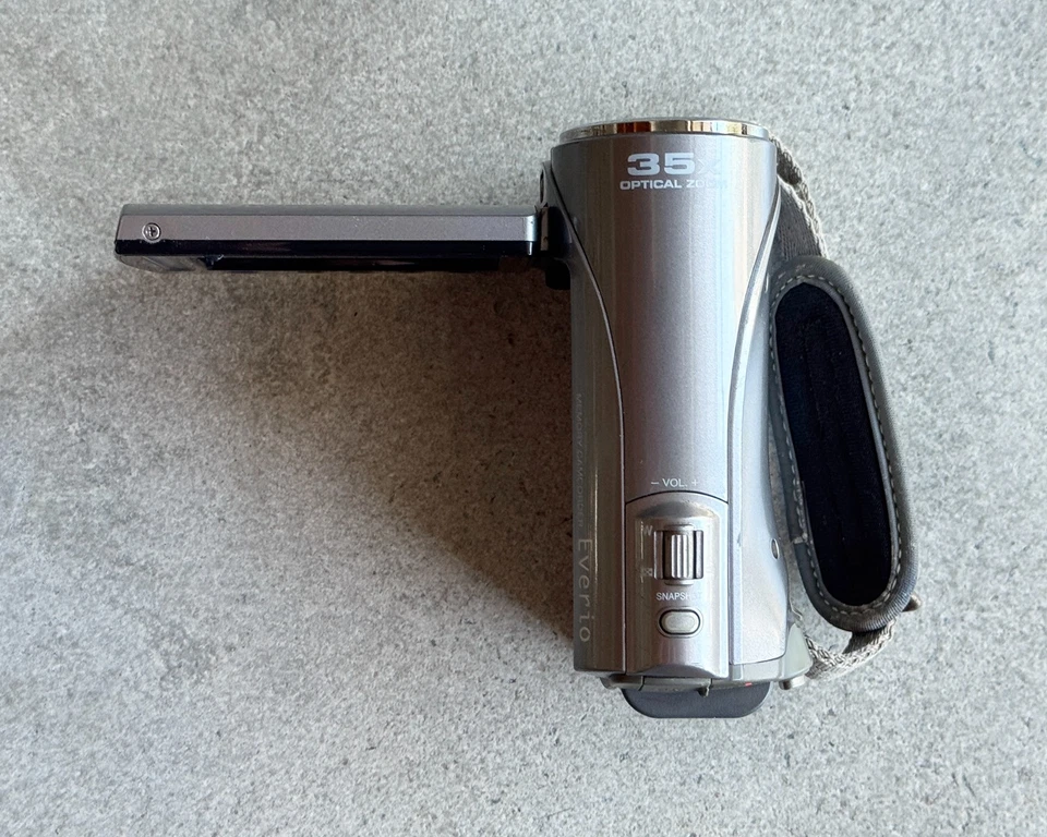 JVC GZ-MS100 Camcorder Silver Y2K CCD Digital Video Camera 2008 - TESTED - Image 4 of 4