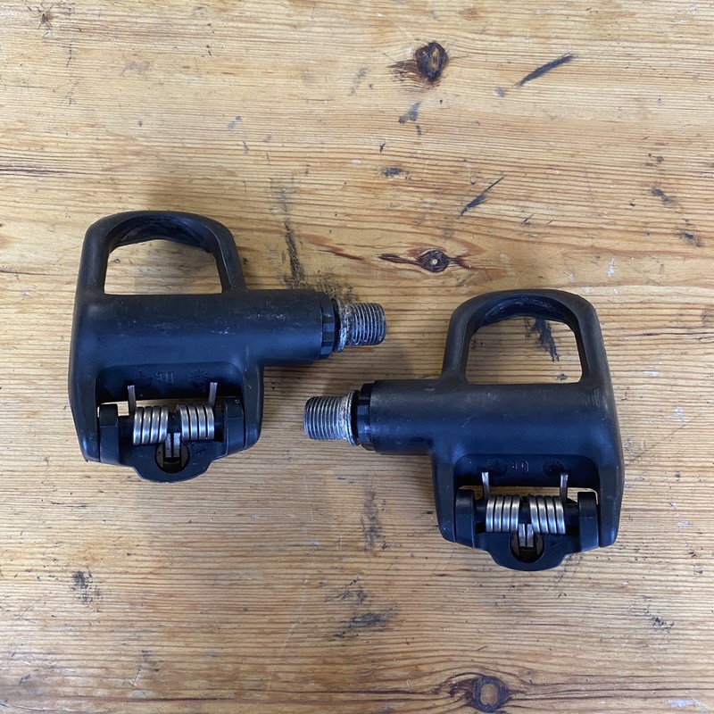 Look Keo Classic Clipless Road Bike Pedals Slightly Stiff Bearing