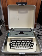 vintage Royal Sabre portable manual typewriter Was manufactured in the 1970s thumbnail