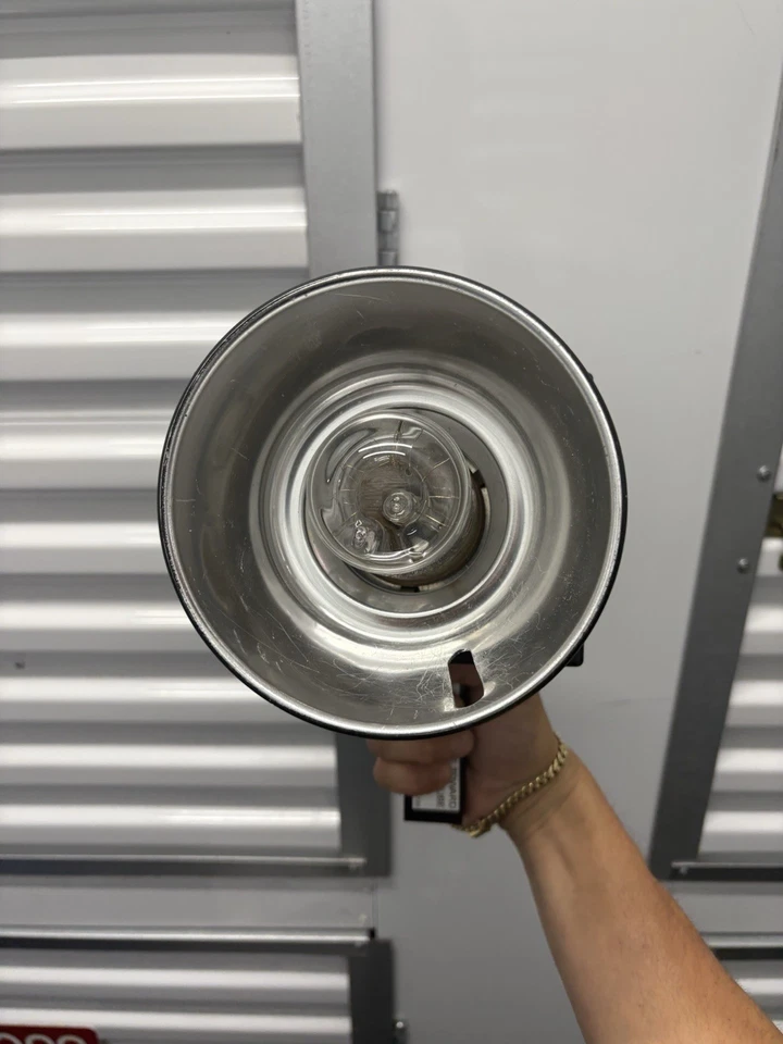 Lifetouch by Broncolor Modeling Light ESS 250W - Image 2 of 4