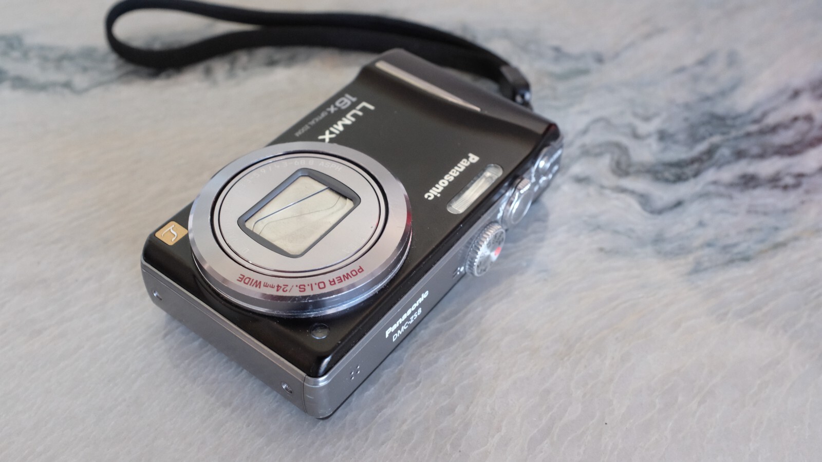 Panasonic LUMIX DMCZS8 14.1MP 16x Zoom Digital Camera Black