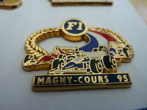  PIN'S  VOITURES  F1  /  MAGNY-COURS 95  / FERRARI /  SUPERBE - Photo 1/1
