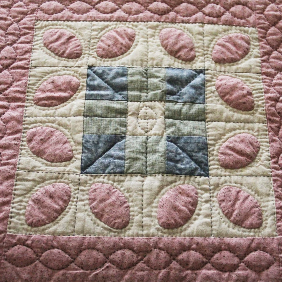 Edredón Vintage Años 80/90 Completamente Hecho a Mano Cosido a Mano Cuadrados Rosa 87L x 60W Foto 4 de 4