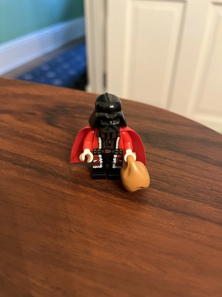 LEGO Millennium Falcon Holiday Diorama 40658 Sealed + 10 Advent Minifigures - Image 2 of 4