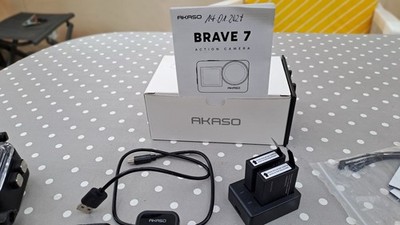 akaso brave 7 Action Cam mit allem Zubehör, sehr wenig gebraucht, wie neu