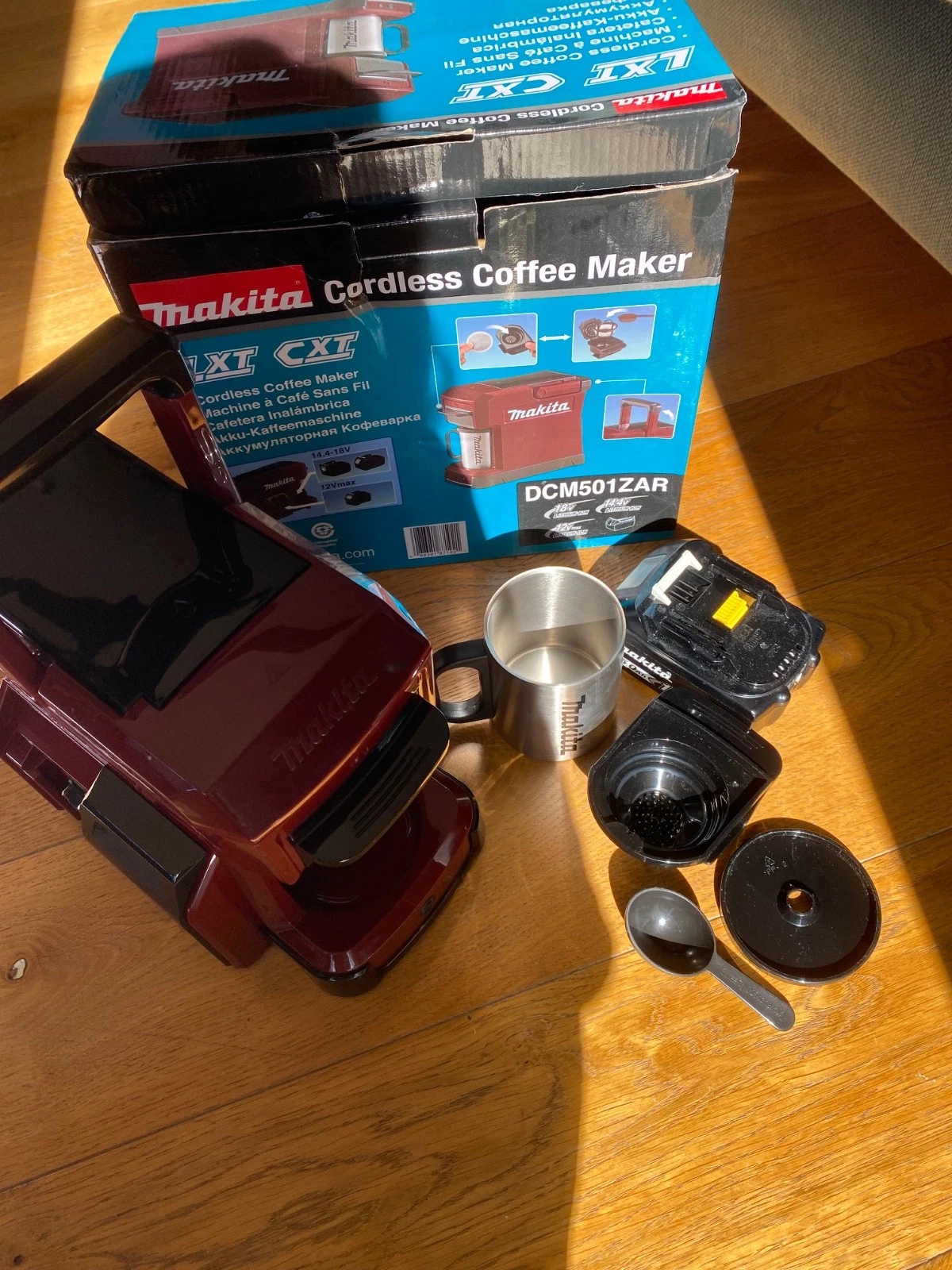 Makita DCM501ZAR Special Edition Coffee Maker - Red,New battery including