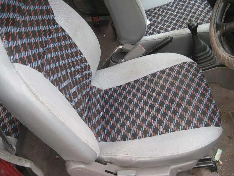 FORD FESTIVA LEFT TAILLIGHT WB 04/1994-01/1997 - image 4 of 4