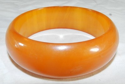 Vintage Catalin Bracelet - 23mm Butterscotch- 2.5'' interior Diameter - Bakelite
