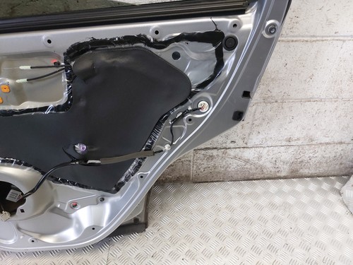 HONDA HR-V MK2 REAR RIGHT DRIVER SIDE COMPLETE DOOR IN LUNAR SILVER 2017 - Picture 16 of 23