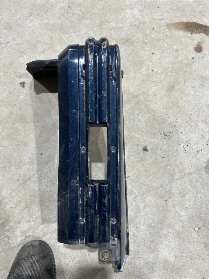 Juego de llenado de parachoques delantero Pontiac Grand Prix 1981-1987 Foto 3 de 4