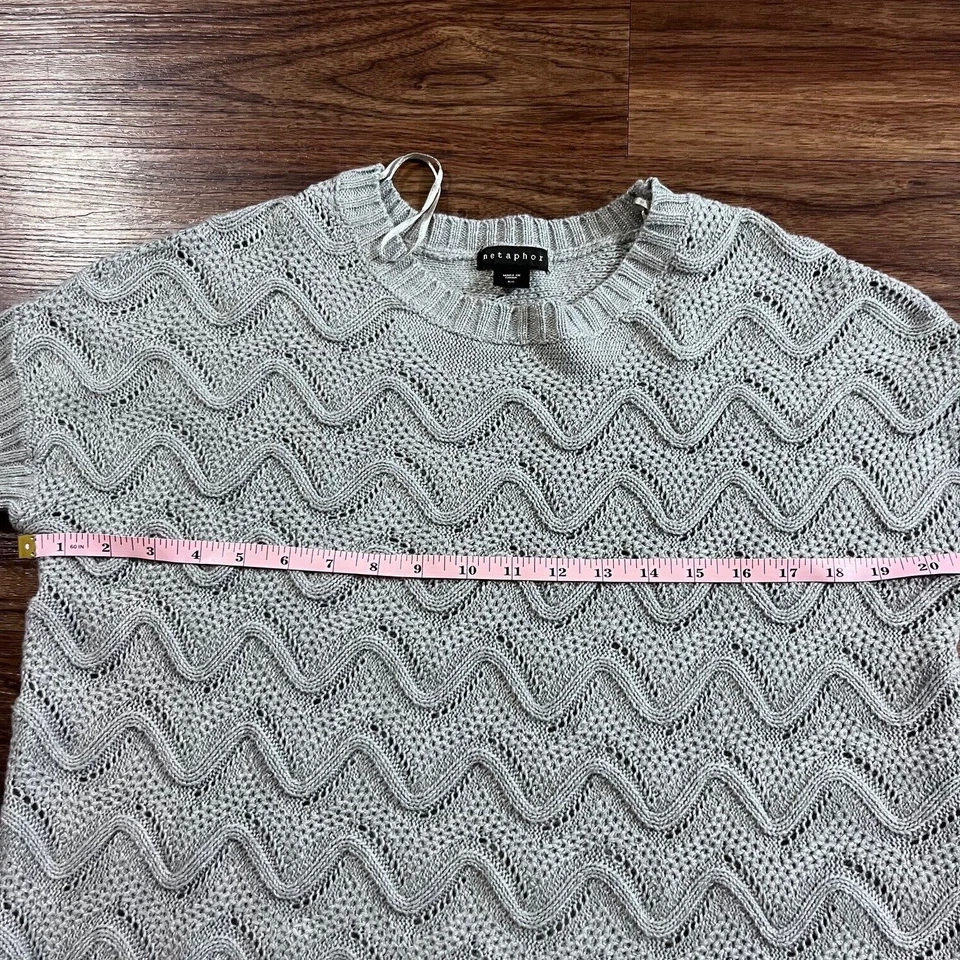 Metaphor 女式针织毛衣灰色圆领短袖运动衫衬衫,尺寸 S — 第 3/4 张图片