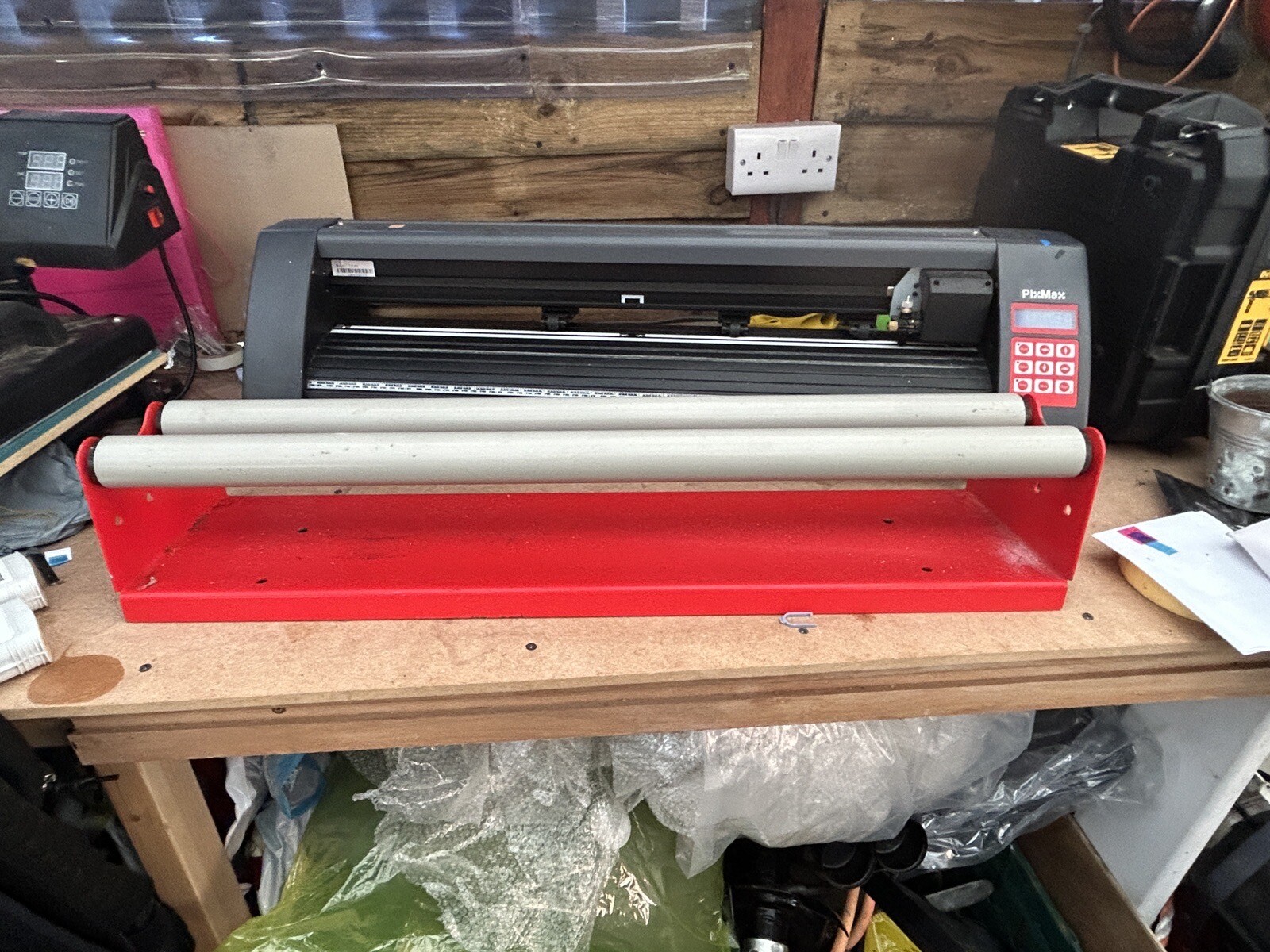 PixMax Vinyl Cutter Plotter 72cm with Stand and Cover, SignCut Pro