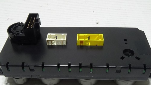 2005-2007 Nissan Armada Titan AC Heater climate Control Switch Black - Picture 4 of 8