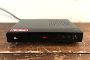 ZENITH DTT901 DTV Tuner NO REMOTE Sold As Is PARTS REPAIR Powers On