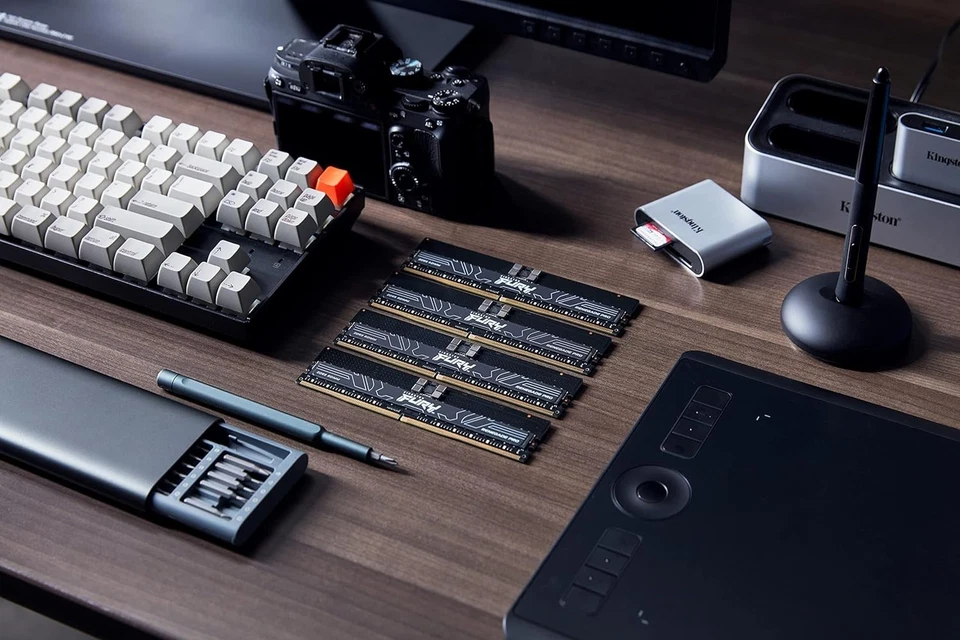 Kingston FURY Renegade Pro 64GB 4 x 16 GB DDR5-4800 KF548R36RBK4-64 Registered - Image 2 of 4