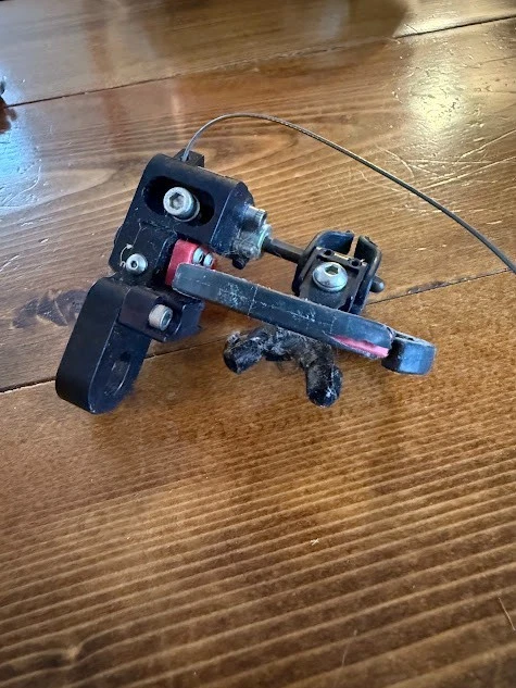 Team HOYT AAe Pro Drop Arrow Rest USED - Image 2 of 4