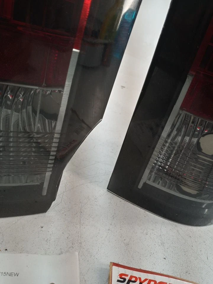 Luces traseras LED Spyder rojas ahumadas ALT-YD-CS07-LED-RS para Chevy Silverado 07- Foto 2 de 4