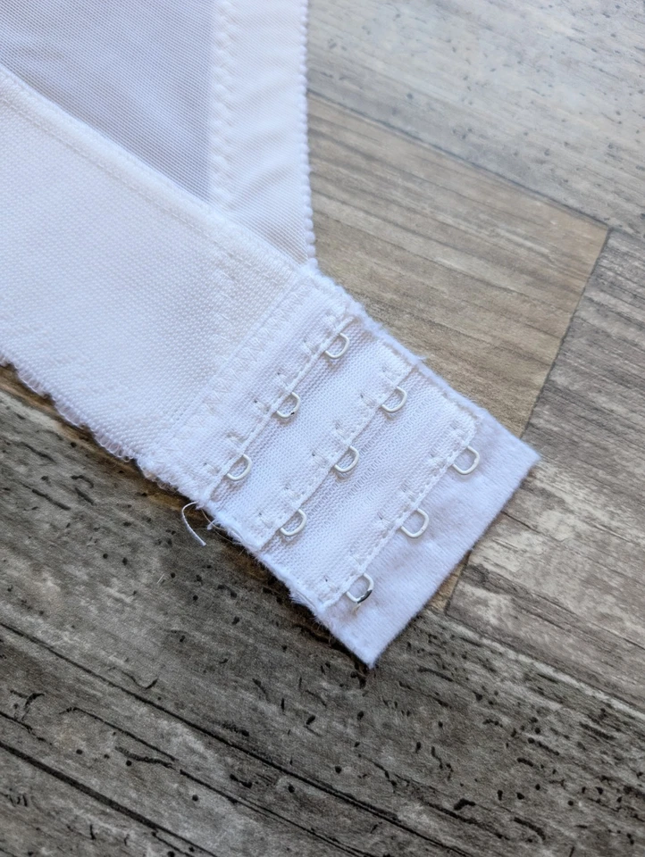 Frederick's of Hollywood white lightly lined underwire bra corset 34A EUC - Image 4 of 4