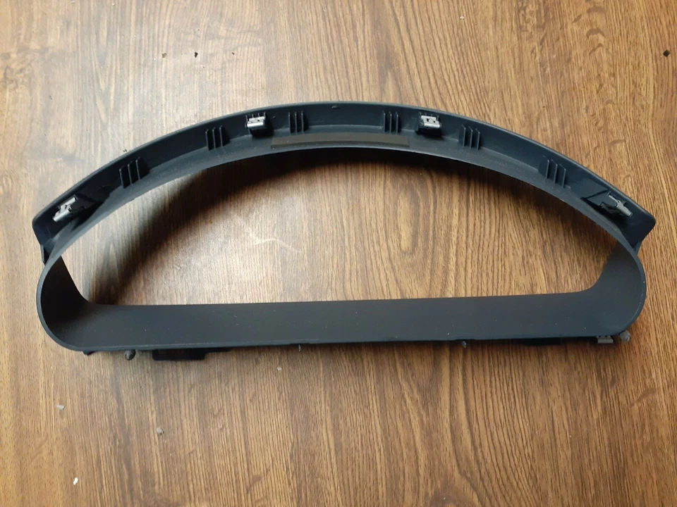 Panel de instrumentos Saturn Outlook 2007 velocímetro racimo bisel estante 13 Foto 3 de 4