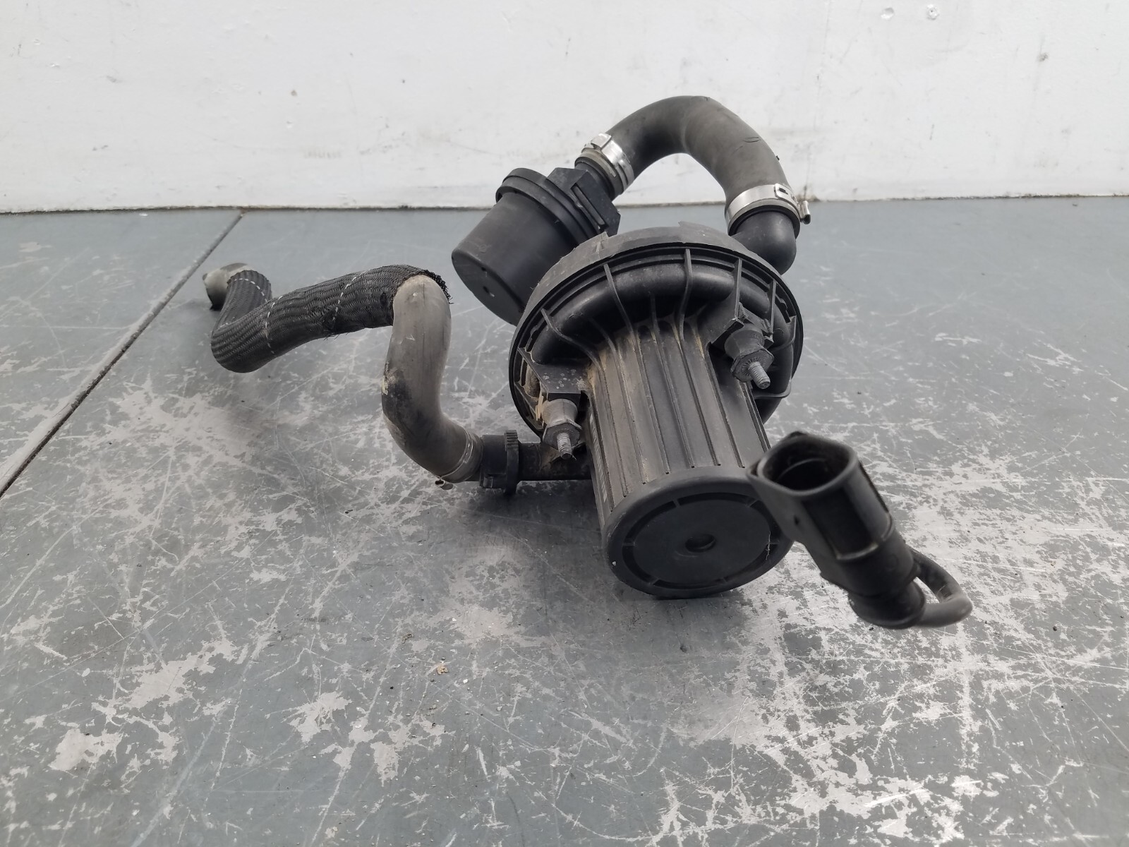 2010 Audi R8 Spyder V10 Left Secondary Air Injection Pump #0644 X6
