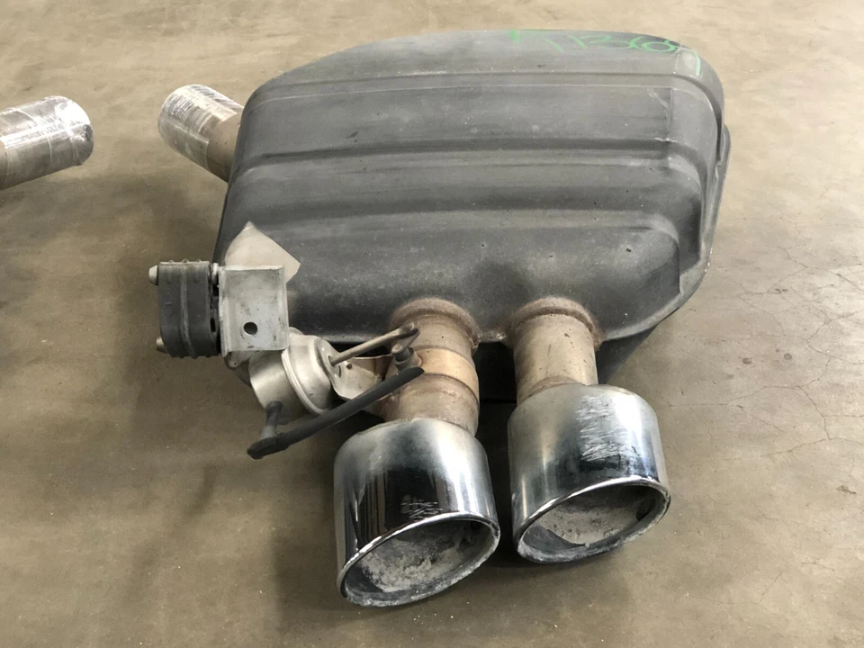 Conjunto de silenciador 13 14 15 BMW Alpina B7 F01 F02 esquerda e direita 4.4L 1369 fabricante de equipamento original - Imagem 3 de 4