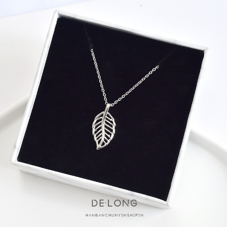 安心国内発送【TATIANA】(SILVER925)Gleam Pebble Long Necklace Fashion Women 925 Sterling SILVER Leaf Pendant NECKLACE 16