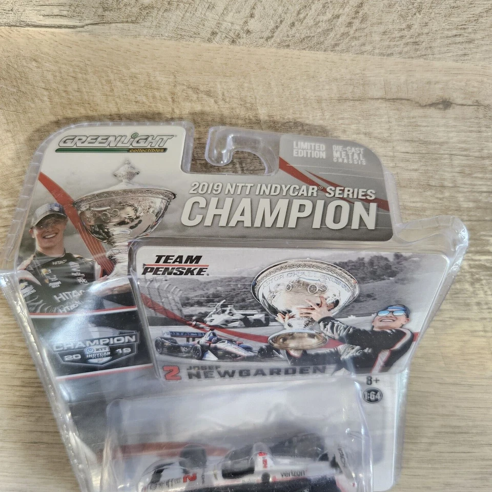 2019 No2 Josef Newgarden Hitachi Verizon Champion Greenlight Indycar *DAMGE PLAST - Изображение 3 из 4