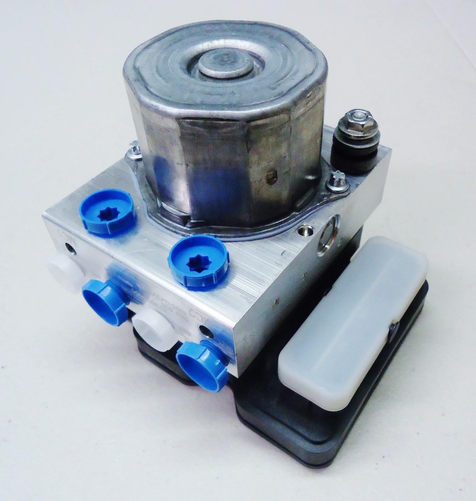 MASERATI ANTISKID HYDRAULIC CONTROL UNIT OEM # 673000000
