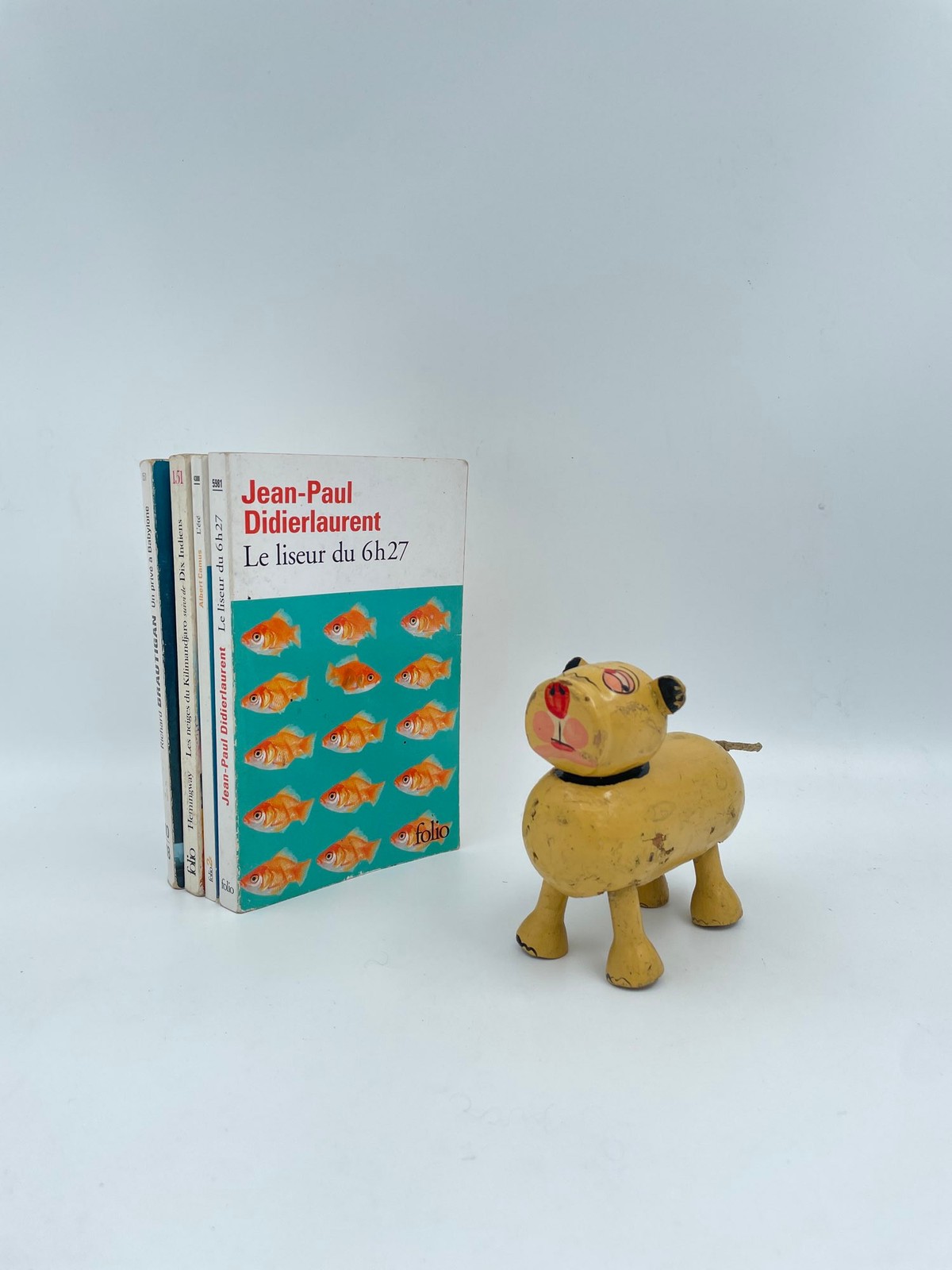 Jouet Bonzo 1920 jaune pour décorer une chambre d'enfant rétro ou un salon vintage
