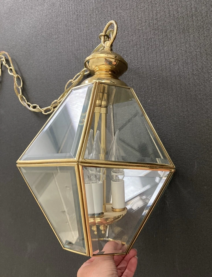 海鸥照明 5116-02 吊坠灯六边形抛光黄铜和斜玻璃 — 第 4/4 张图片