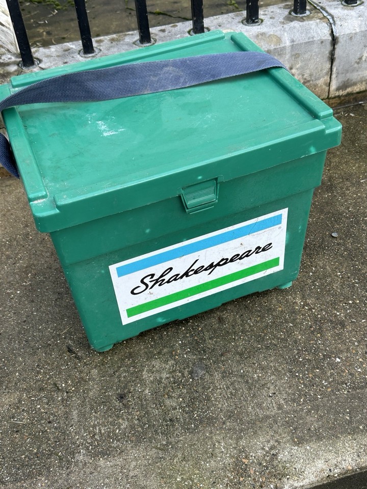 Shakespeare Beta & Team – Vassoio Esca Laterale Nero Per Sedile Da Pesca