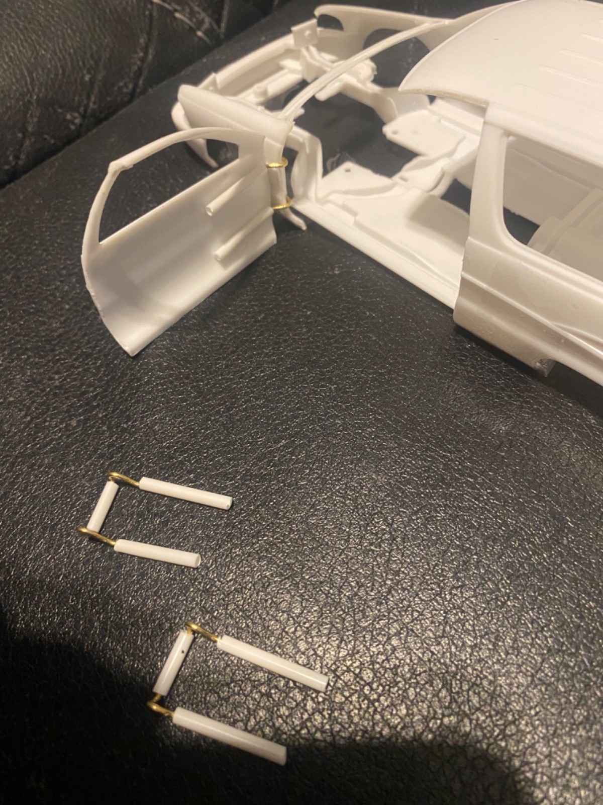 Door hinge kit for model kits 1/24 and 1/25 scale