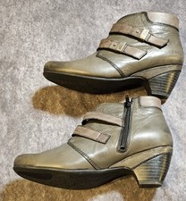 Taos Alto Gray Belted ankle Booties Women's SZ 7/38 Western,Boho,Casual,Cowboy