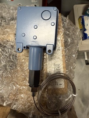 United Electric E100-15533 Temperature Controller