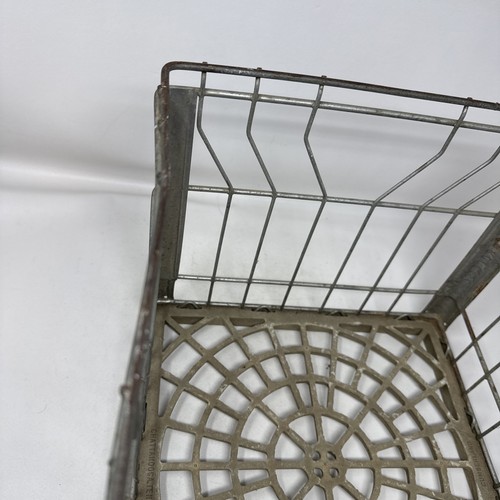 Vintage Borden's Metal Wire Milk Crate 9-67 1967 Rustic Decor - Picture 9 of 11