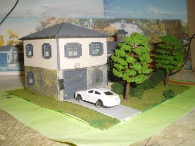 HO scale house Split Level House Gray Bachmann 1953,2552,2572,2713,2901,5213s