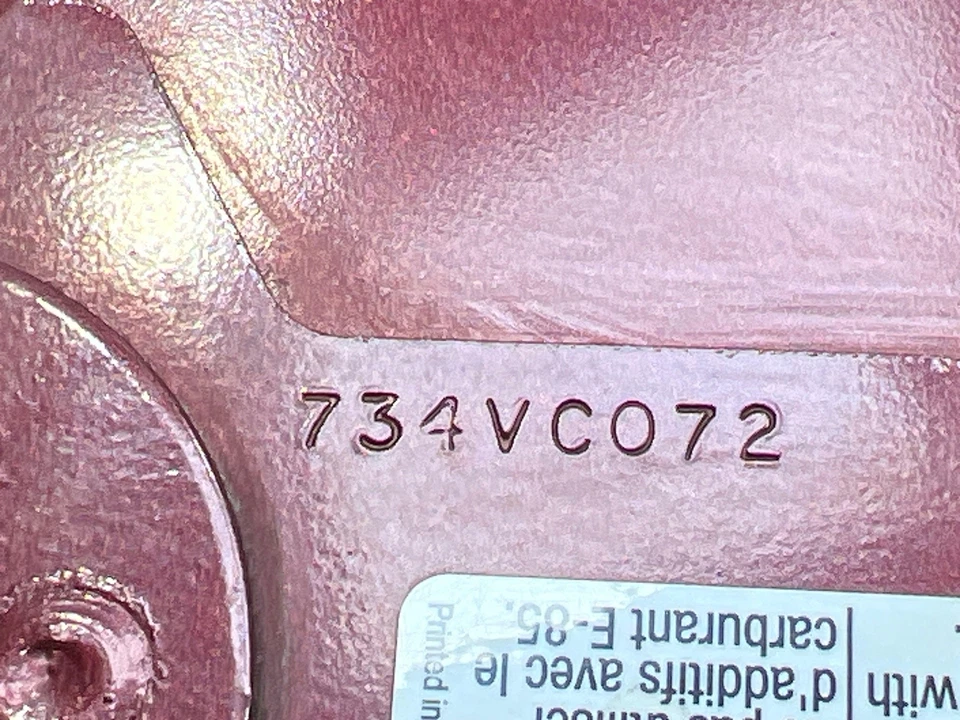 07-14 Chevy Suburban GMC Yukon XL puerta de llenado de combustible aleta de gas granate OEM 15940677 Foto 3 de 4