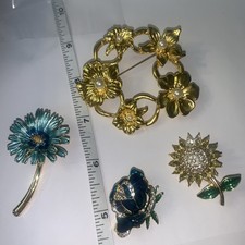 Fashion/Vintage Lot Of 4 Flowers Mixed Brooch Pin # 20