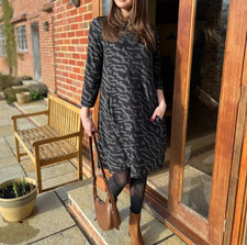 ROMAN LADIES DARK GREY ANIMAL VELVET FEEL SHIFT DRESS SIZE 18 ( 253) SALE