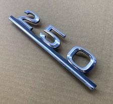 Mercedes W123 250 M123 Heck Typschild Emblem Logo Schriftzug 1238170615 TOP Mercedes W123 250 M123 Heck Typschild Emblem Logo Schriftzug 1238170615 TOP