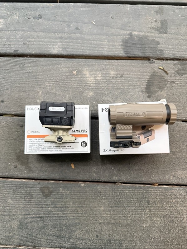 Holosun AEMS Pro V2 Red Dot With Holosun FDE HM3X Killflash Reptilia 1.93 Mount