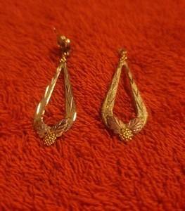 10k Solid Yellow Gold Dangle Earrings *DAMAGED-One Needs Minor Repair -See Pics