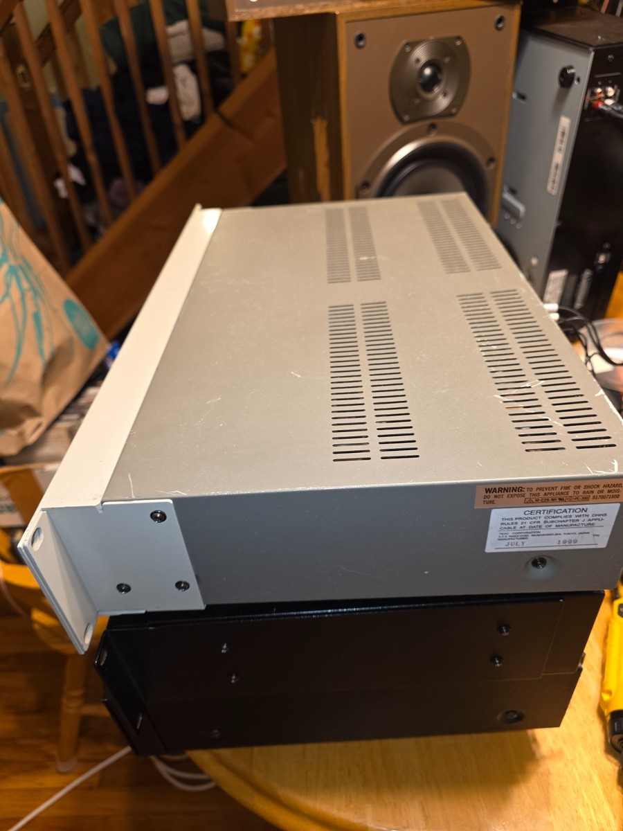 Tascam CD-RW5000 Rack-Mounted CD Rewritable Recorder Player