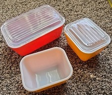 Lot Of Pyrex Refrigerator Dishes Red & Orange Vtg 2 Lids, 3 Containers 501, 502
