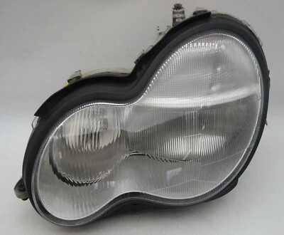 Phare Xenon Gauche Mercedes Classe C W203 S203 Année 2000-2004 A203 820 11 61 - Photo 1/4