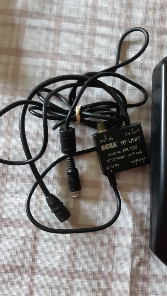 Sega Genesis Model II 2 [MK-1631]  OEM Console - NOT WORKING FOR PARTS OR REPAIR - Image 4 of 4