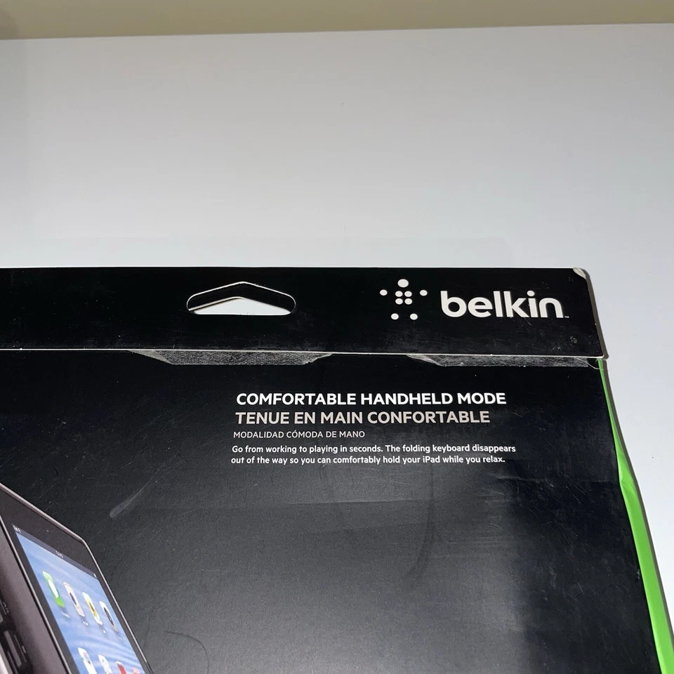 Belkin F5L151 Wireless Ultimate Keyboard Case For iPad 4th & 3rd Gen & iPad 2 - Image 4 of 4