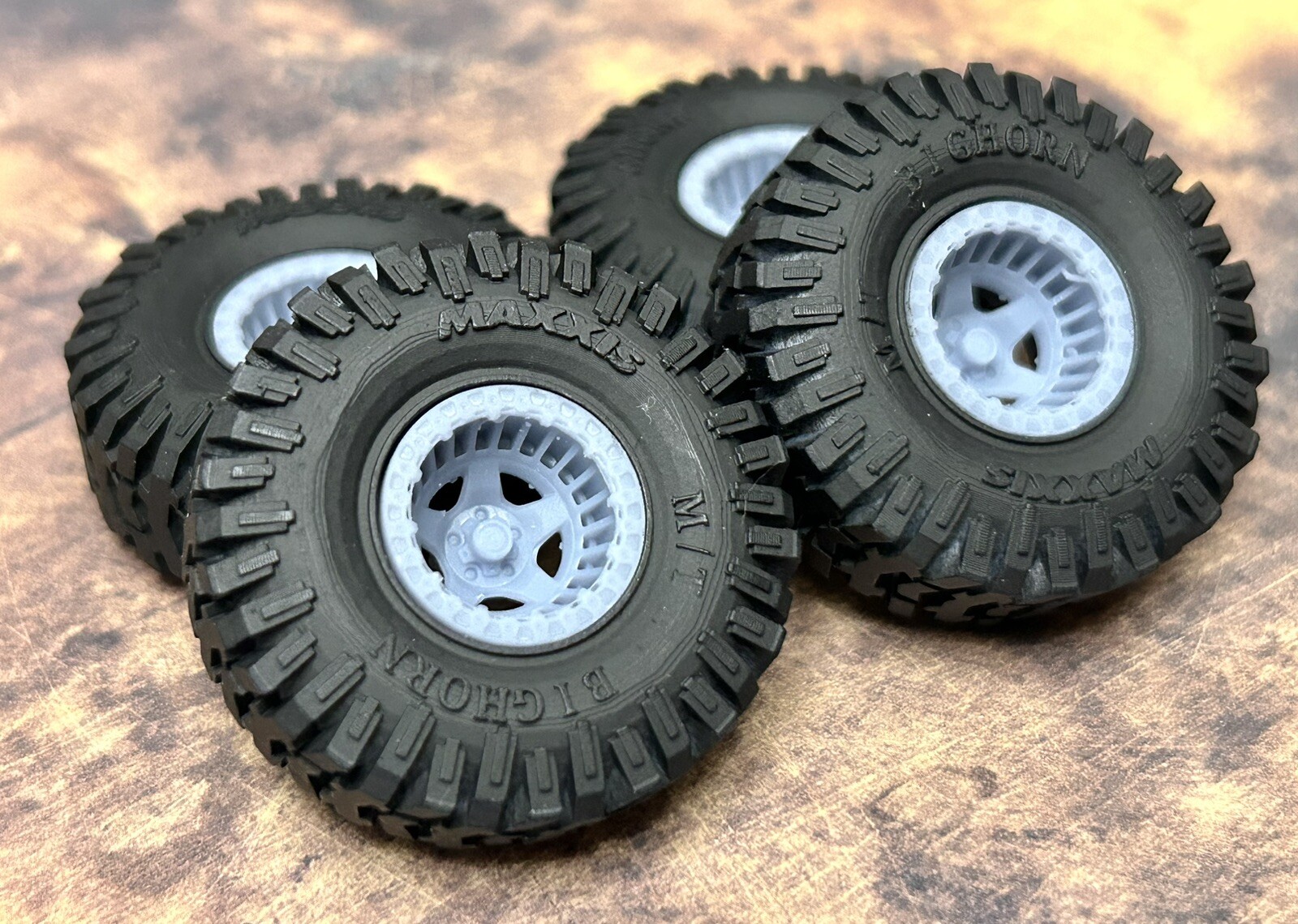 Resin 1/24 Scale: 15-inch Alcoa Truck Dually Wheels W/ Commercial Tires