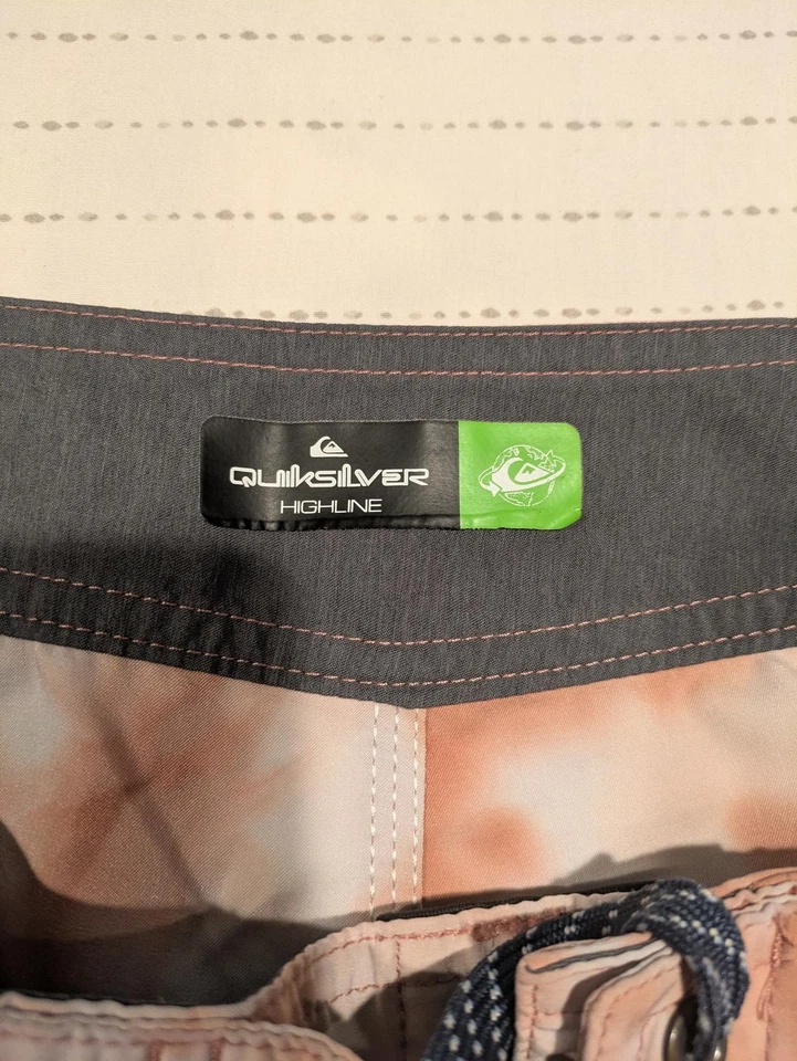 Pantalones cortos de surf Quiksilver Highline Tie Dye para hombre 32x8 Foto 3 de 4