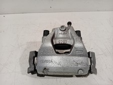 Toyota Aygo X Bremssattel vorne links 2022-2025  1KR-FE 